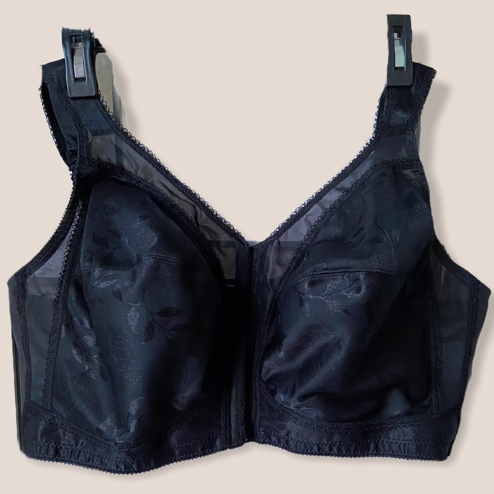 Playtex 46 DD front hook closure